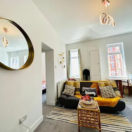 2 Bedroom Apartment With Seaside Views Blackpool Exterior photo