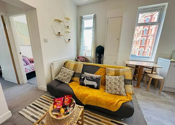 2 Bedroom Apartment With Seaside Views