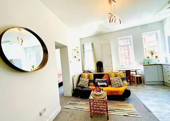 2 Bedroom Apartment With Seaside Views
